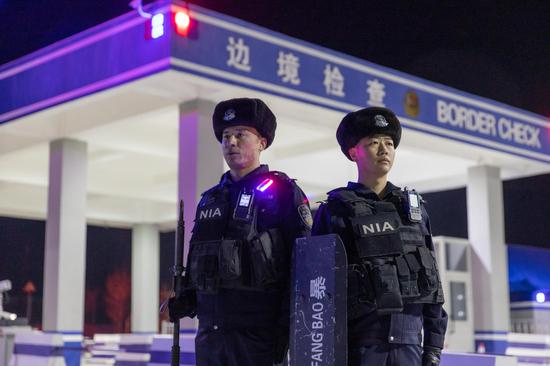 網紅強迫機場志愿者摘口罩被拘事件解析與應對指南