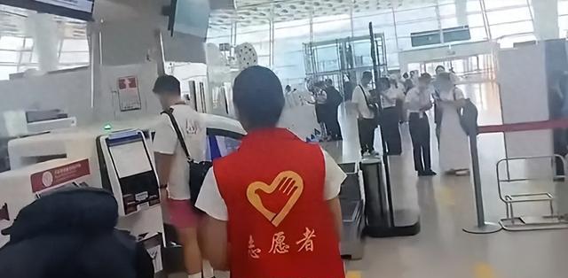網紅強迫機場志愿者摘口罩被拘事件解析與應對指南