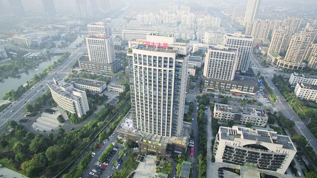 閏土股份最新動態(tài)，自然美景探索之旅的心靈覺醒