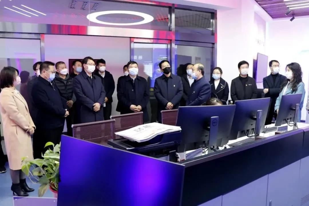 美國疫情下的溫馨日常與友情紐帶，最新視頻報道觀察
