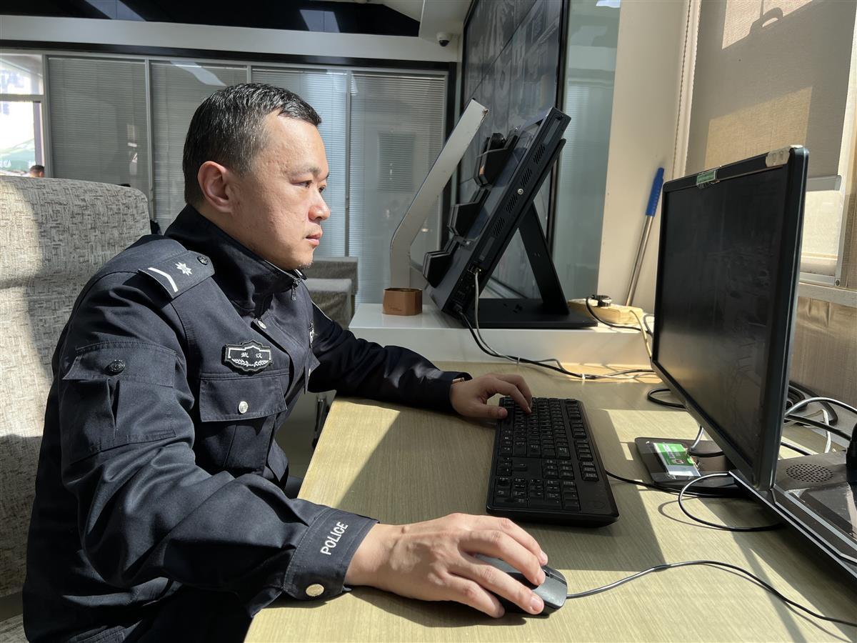 安全衛(wèi)士最新版，擁抱變化，自信成就學(xué)習(xí)之旅