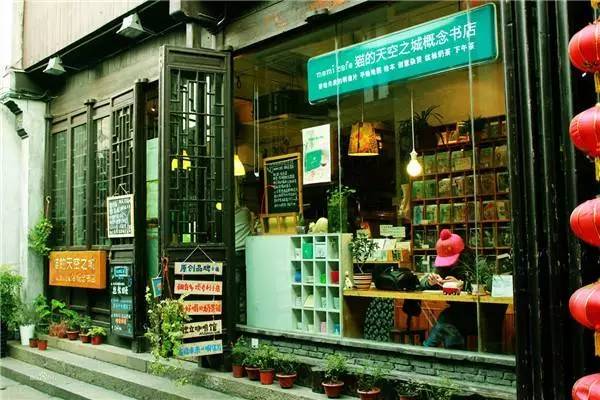錢林上市，探索小巷特色小店的非凡魅力