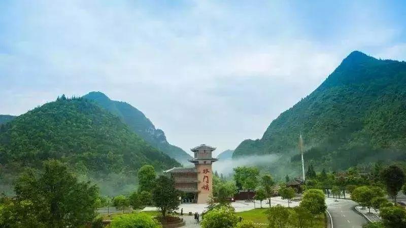 女士小棉襖最新款，與自然美景的溫暖時尚之旅