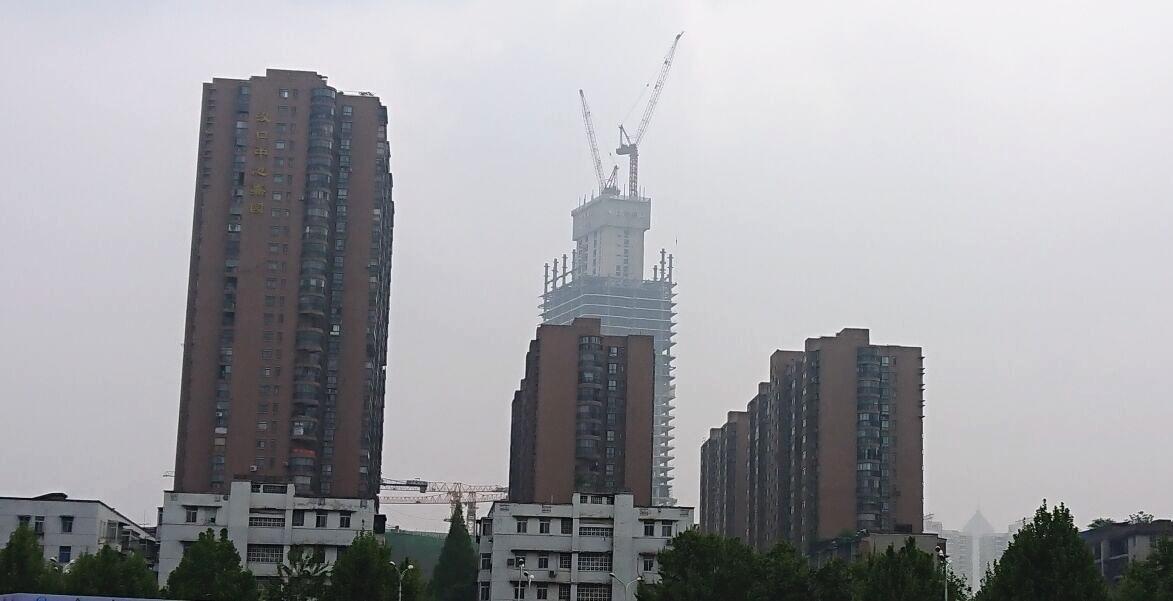 航拍大武漢，高樓間的趣事與溫情，最新高樓一覽無余